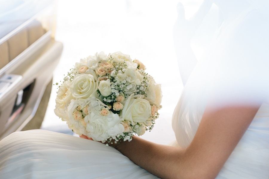 One Wedding Dress Two Looks : A Destination Summer Wedding In Portugal white-bridal-bouquet-roses