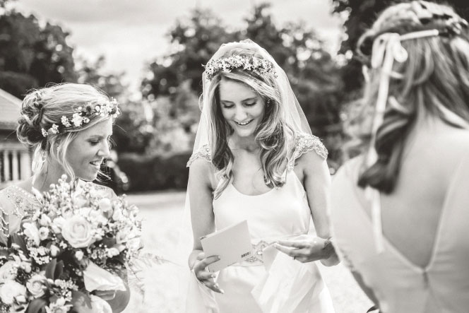 bridal-hairstyle-flowers-veil