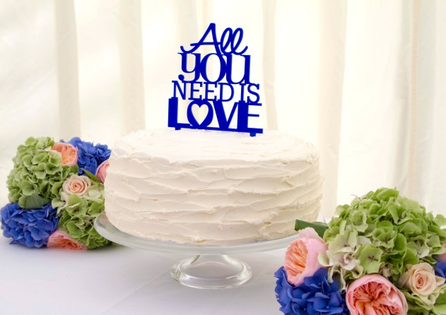 simple-white-blue-wedding-cake