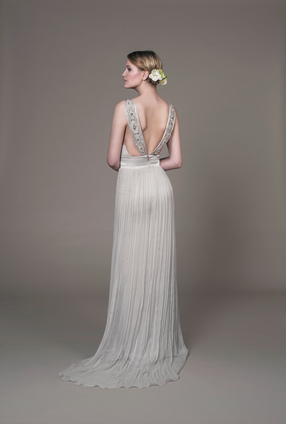 Brides Magazine : Luxurious Wedding dress Sample Sale in London Backless wedding dress sale 2