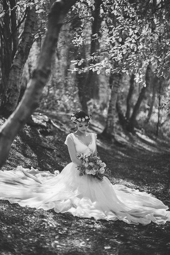 Brides Magazine : Luxurious Wedding dress Sample Sale in London Country wedding dress sale london