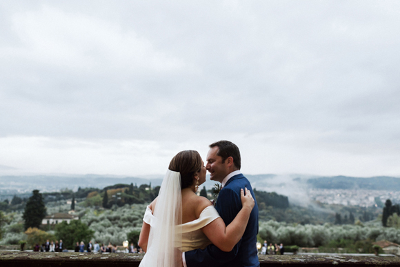 bride groom love